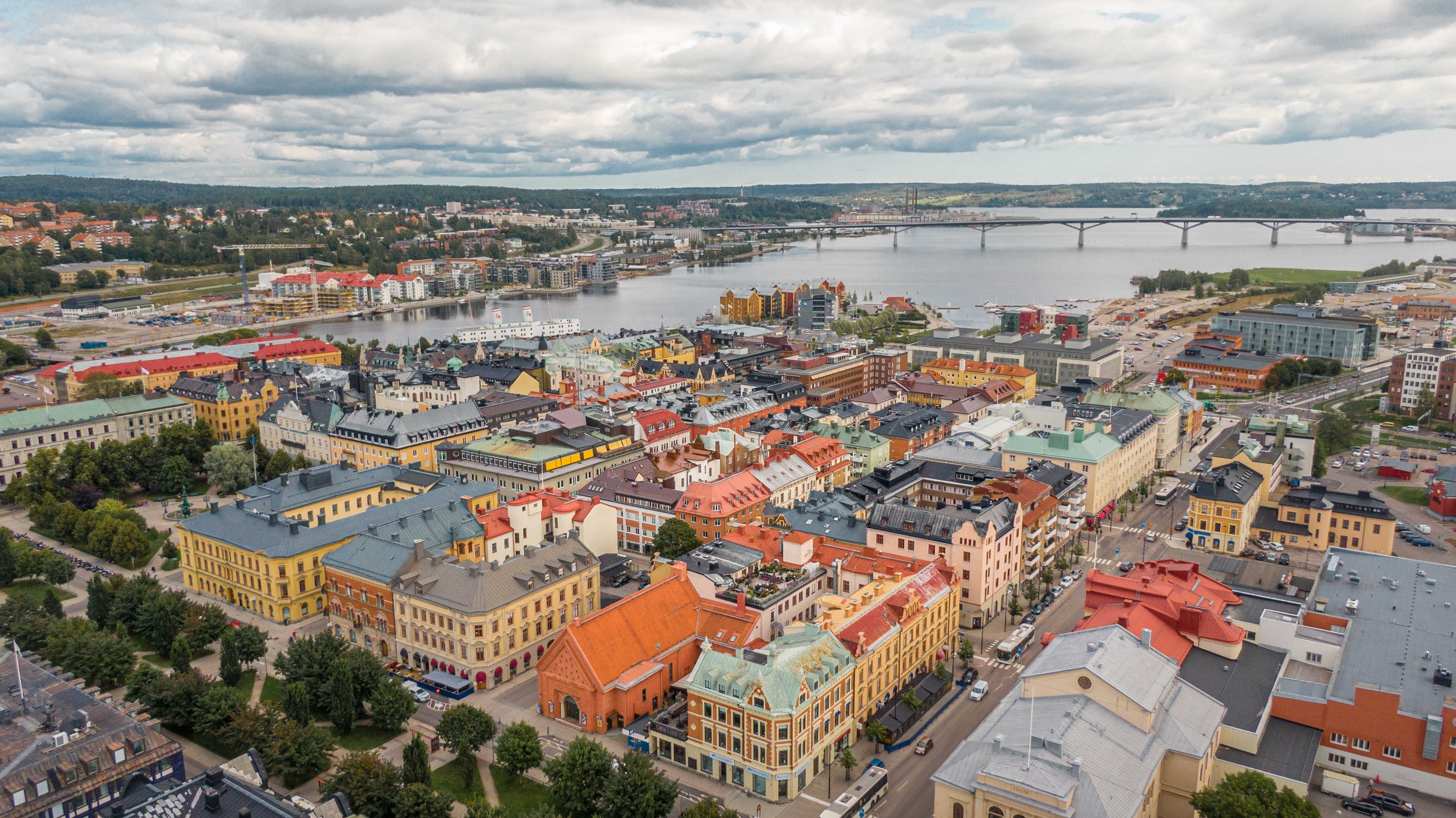 Drönarbild över Stenstan och Sundsvallsbron. Foto:
Evelina Ytterbom