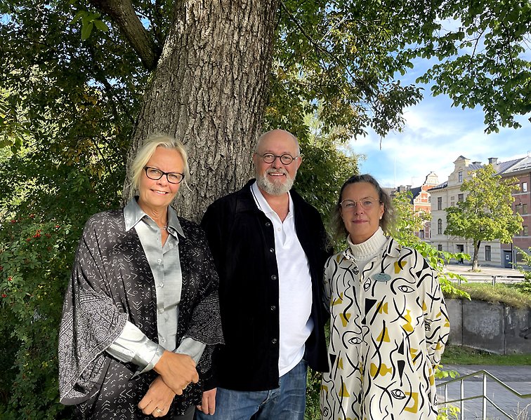 Eva Ström, avdelningschef på Kultur- och fritidsförvaltningen, David Edfelt, psykolog och författare, Susanne Fritz, verksamhetschef för lärande och hälsa, Barn- och utbildningsförvaltningen. Foto: Hannah Nilsson.